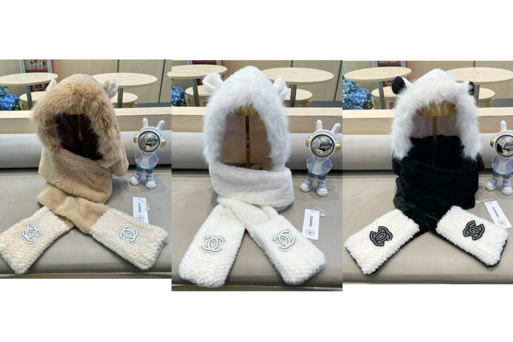 CHANEL BALACLAVA HAT IN WHITE FLEECE 422223