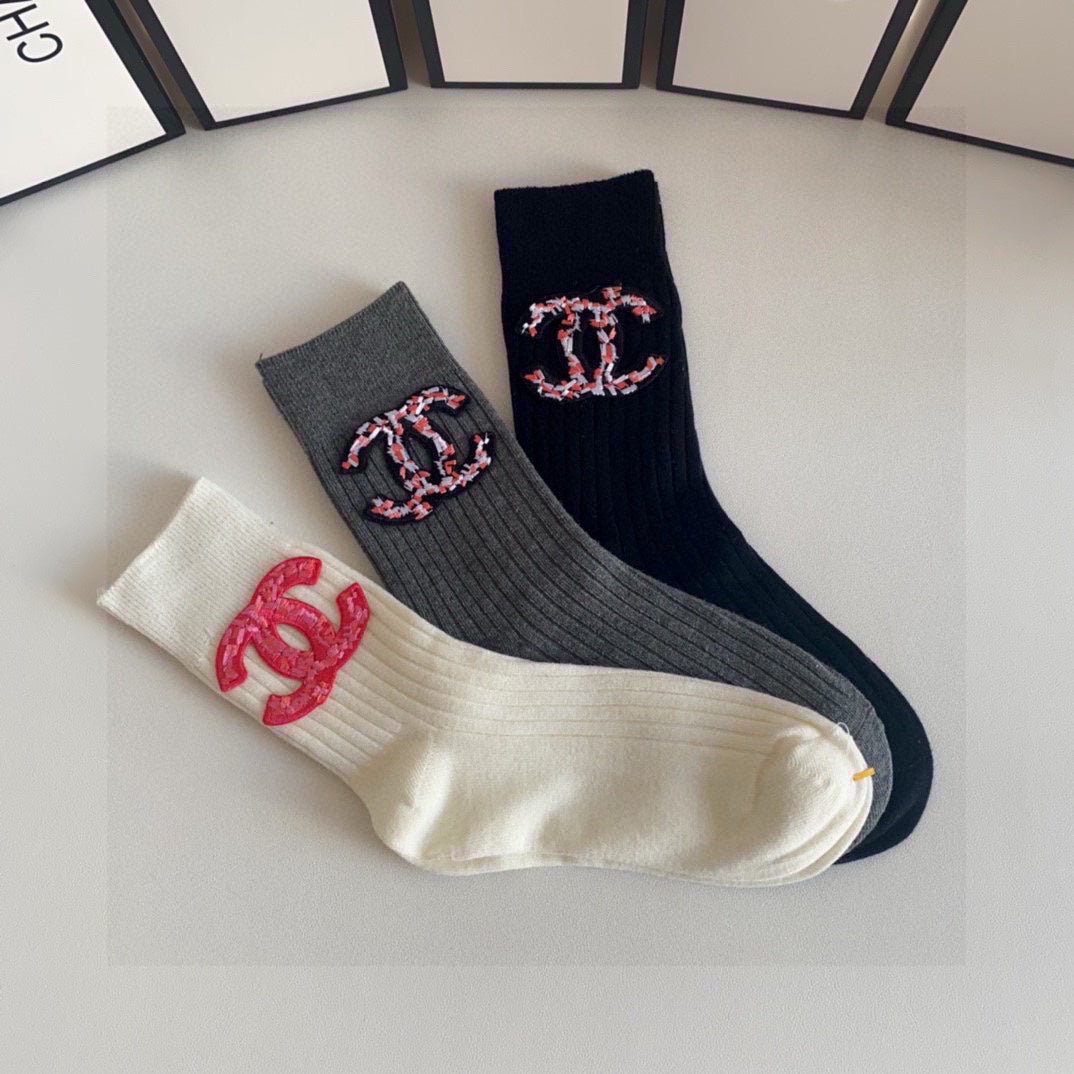 CHANEL CREW SOCKS 423841 (1 BOX)