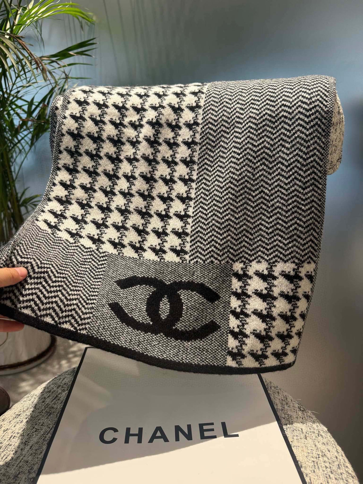 CHANEL 25S SCARF 190 CM IN CASHMERE 943827
