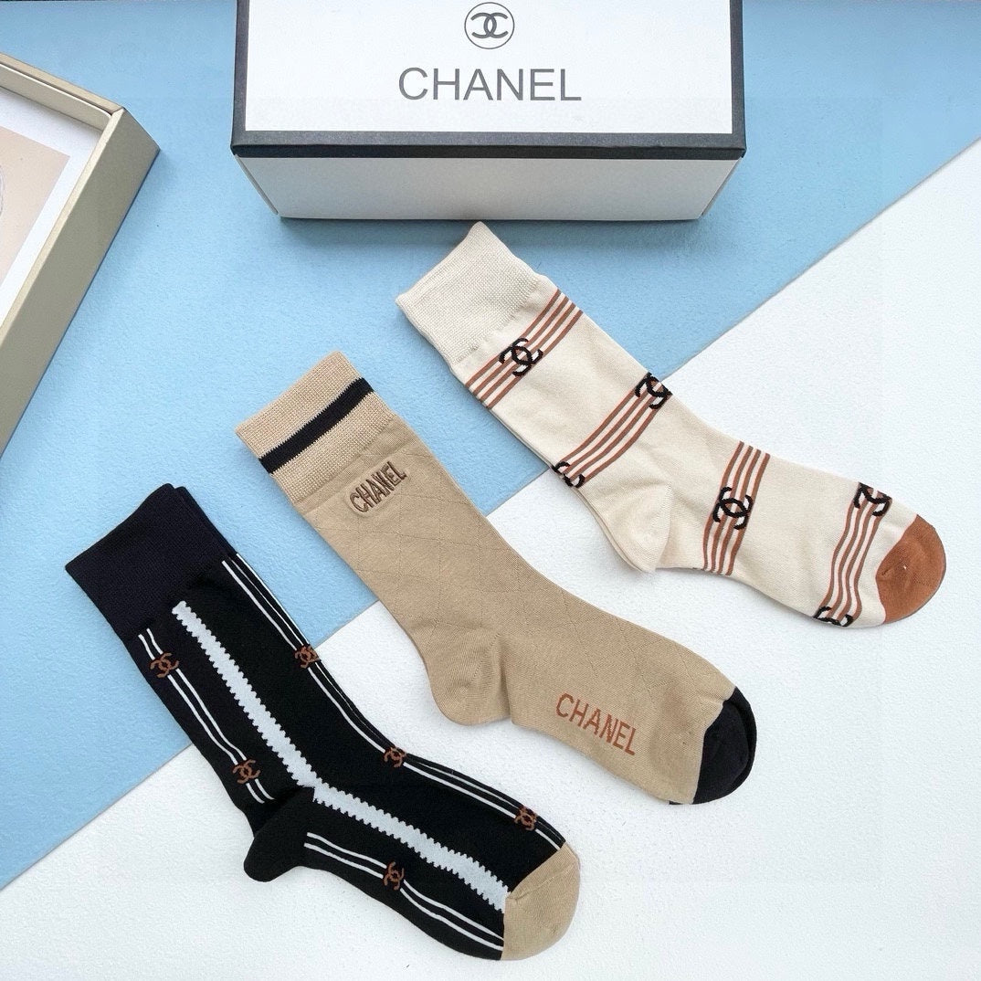 CHANEL CREW SOCKS 410909 ( 1 BOX )