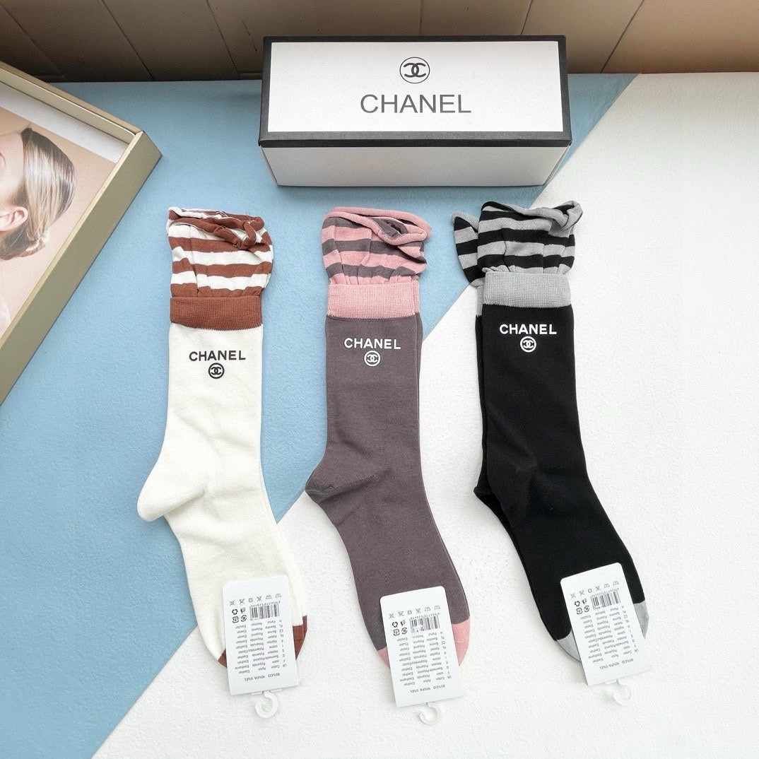 CHANEL CREW SOCKS 425566 ( 1 BOX )